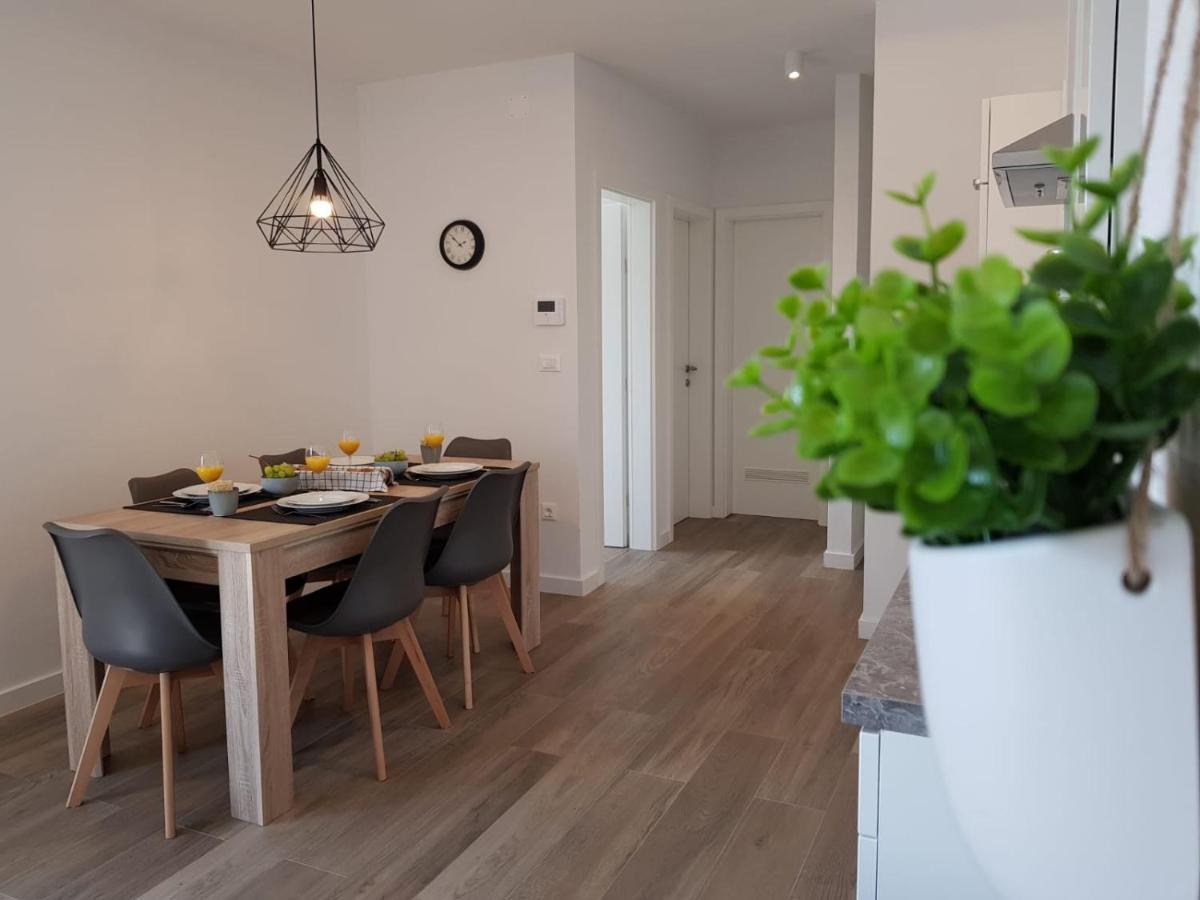 Vila Maslina - Apartman 3 ザダル エクステリア 写真